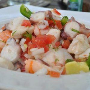 Ceviche De Pescado Y Camarón Peruano Ceviche De Pescado Y Camarón Peruano